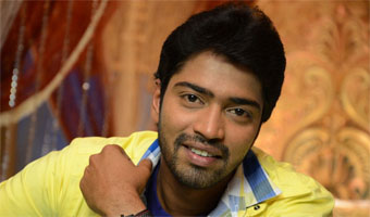 London make-up artist designs  Allari Naresh's obese look